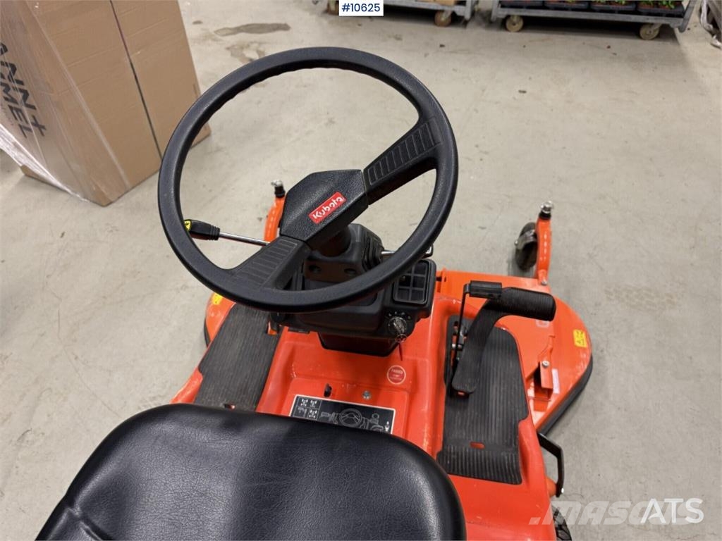 Kubota F1900 Diesel 4WD Ride-On Mower Gå-bak gressklippere