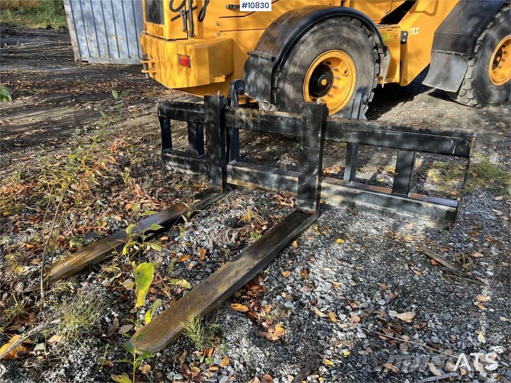 Ljungby L15 Wheel Loader with Attachments Rataslaadurid