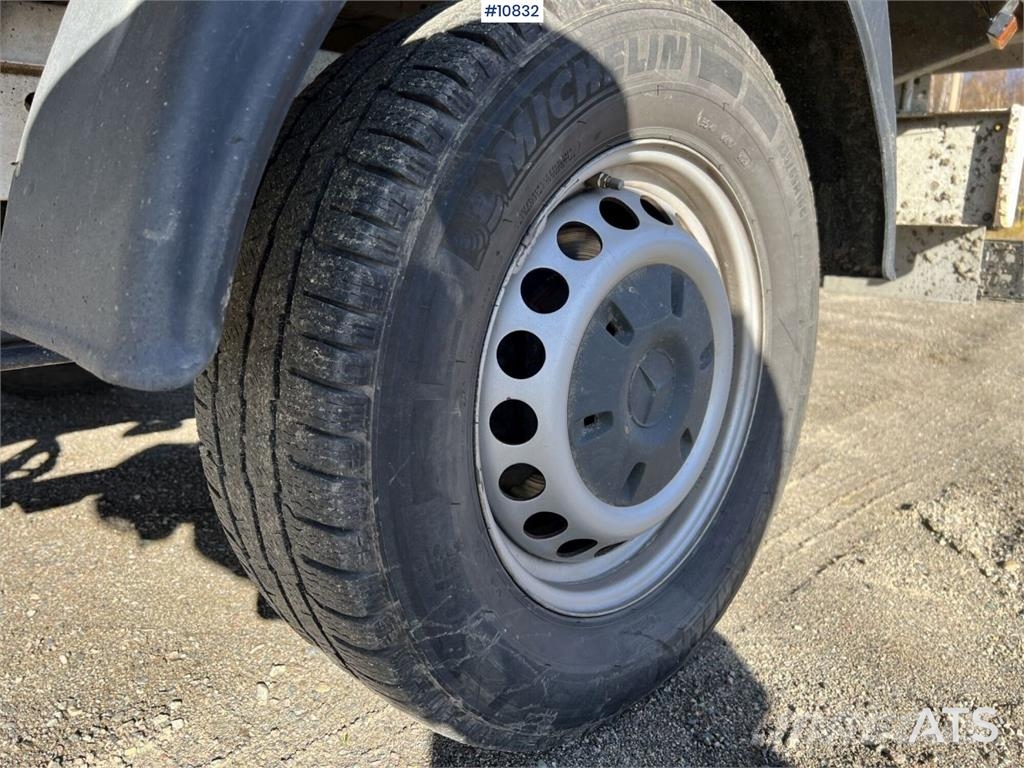 Mercedes-Benz Sprinter Platformas/izkraušana no sāniem