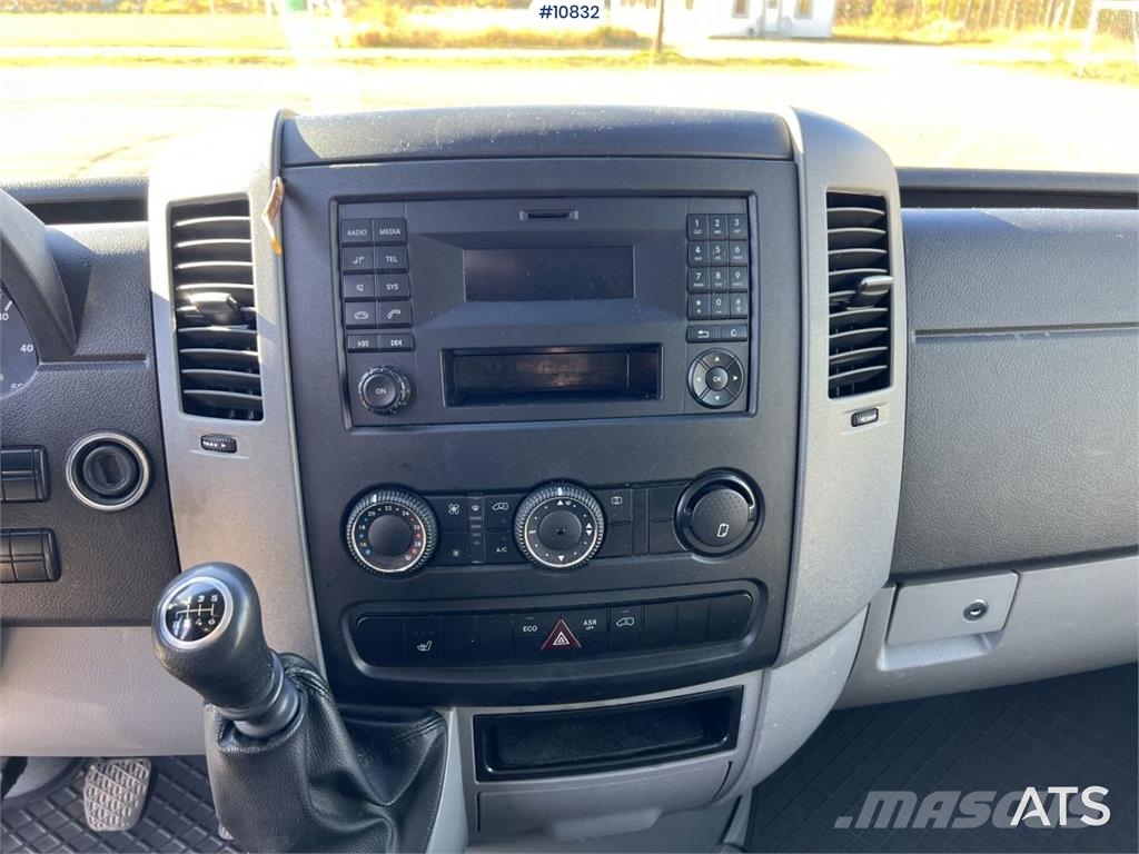 Mercedes-Benz Sprinter Platformas/izkraušana no sāniem
