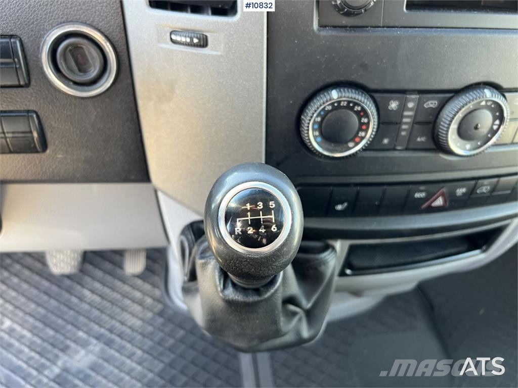Mercedes-Benz Sprinter Platformas/izkraušana no sāniem