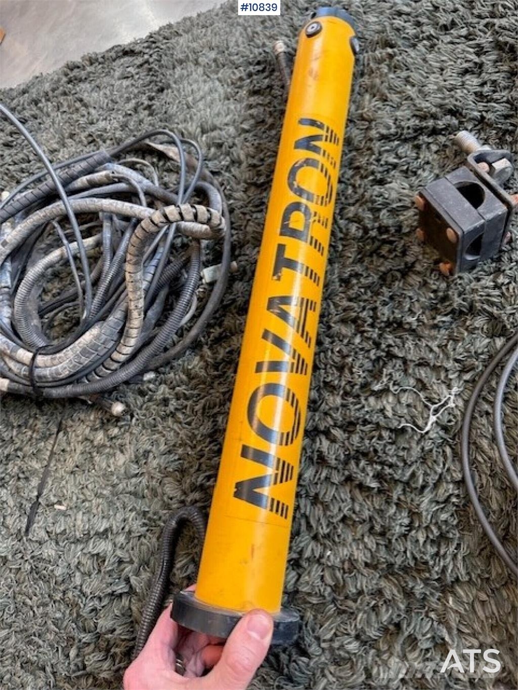  NOVATRON Xsite جرافات عكسية