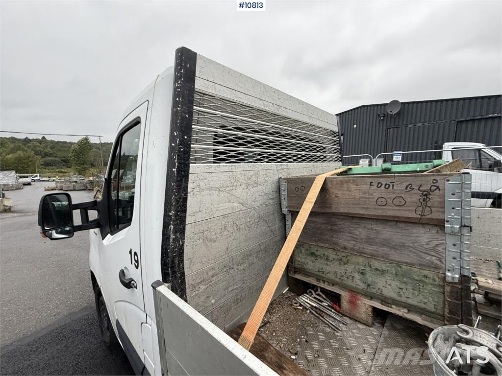 Renault Master Flatbed Truck 平板栏板货车