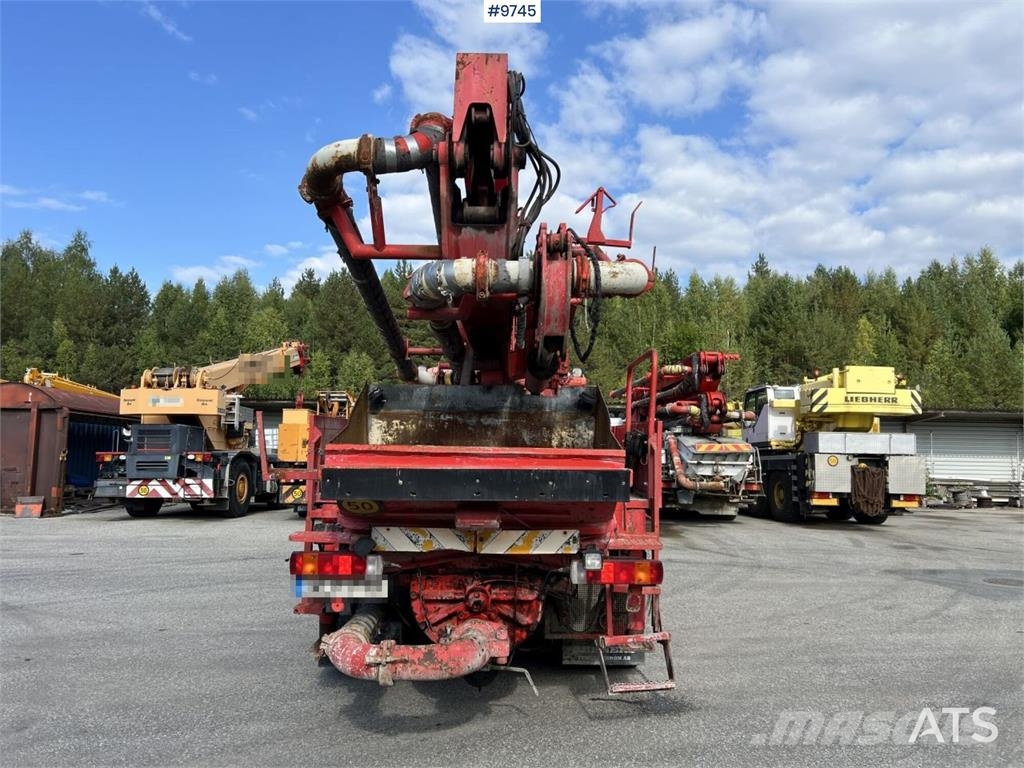 Scania P230 with Concrete pump Betonpomptrucks