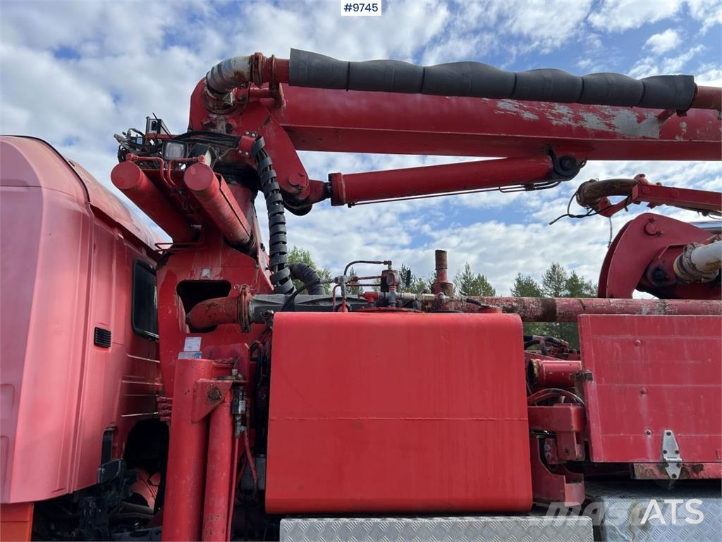 Scania P230 with Concrete pump Betonpomptrucks