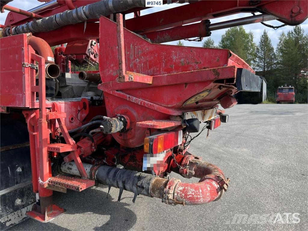 Scania P230 with Concrete pump Betonpomptrucks