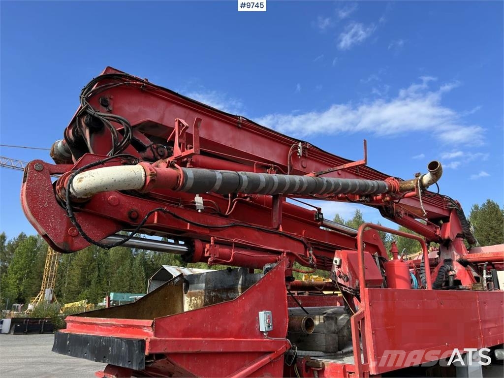 Scania P230 with Concrete pump Betonpomptrucks