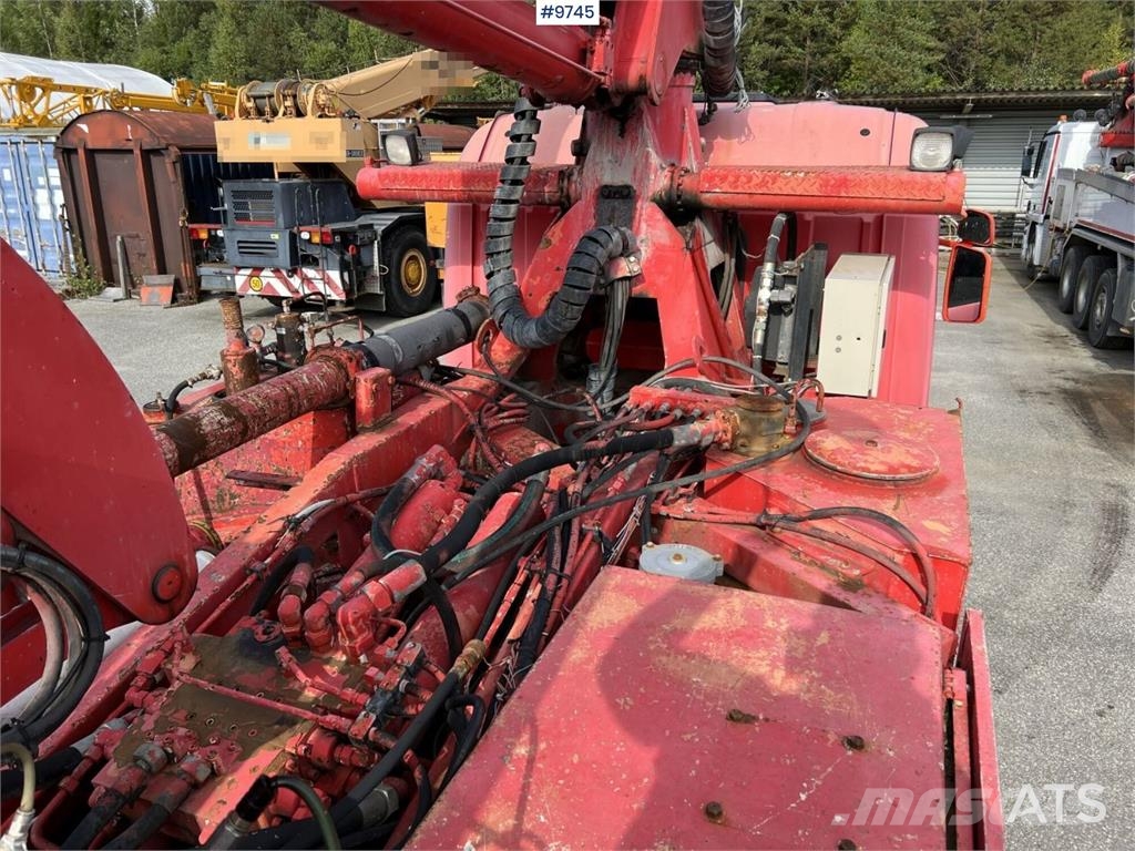 Scania P230 with Concrete pump Betonpomptrucks