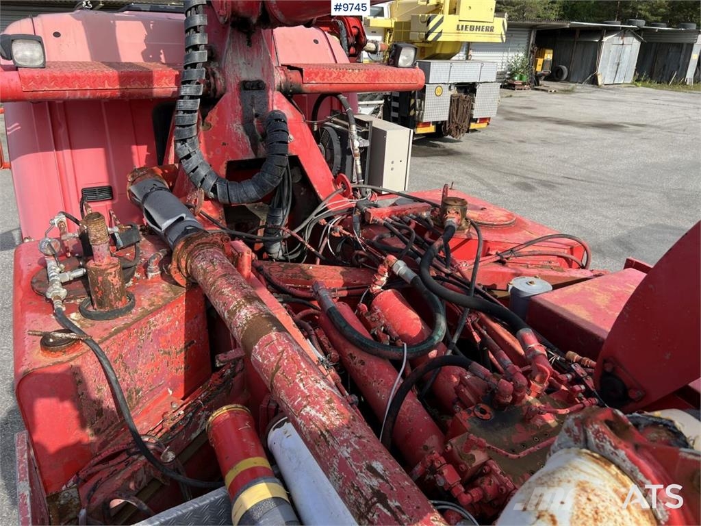 Scania P230 with Concrete pump Betonpomptrucks