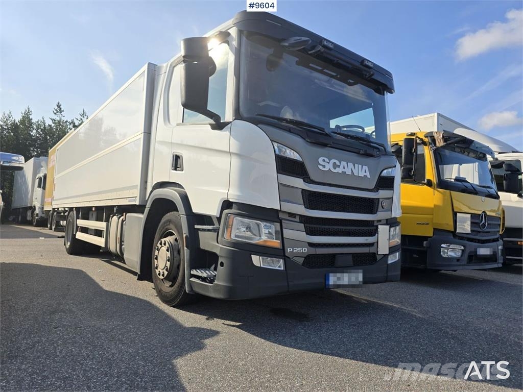 Scania P250 Liftable and lowerable body Φορτηγά Κόφα