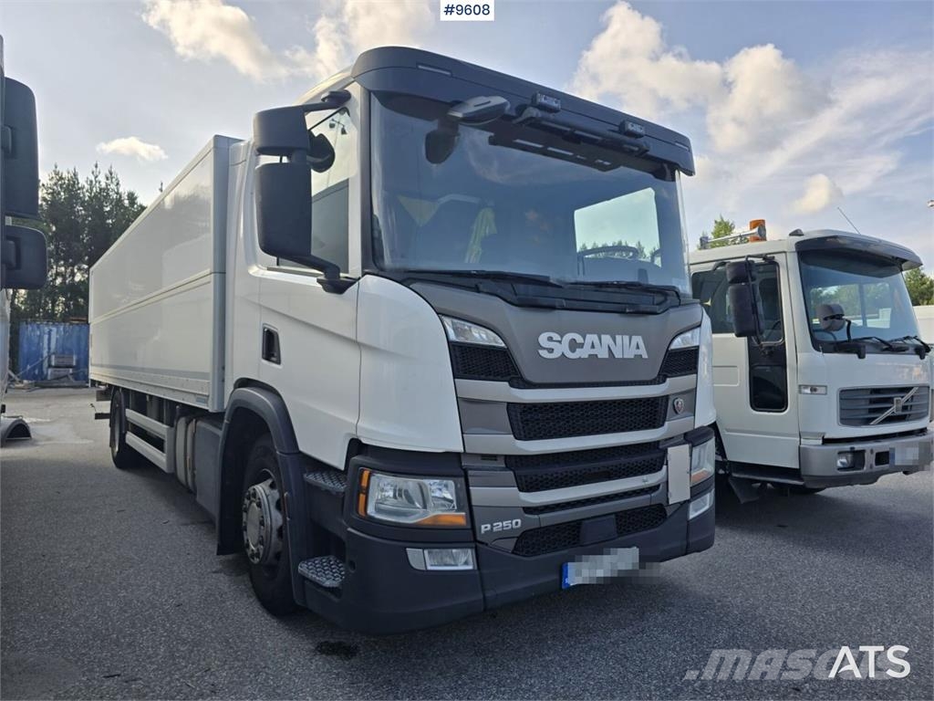 Scania P250 Liftable and lowerable body Φορτηγά Κόφα