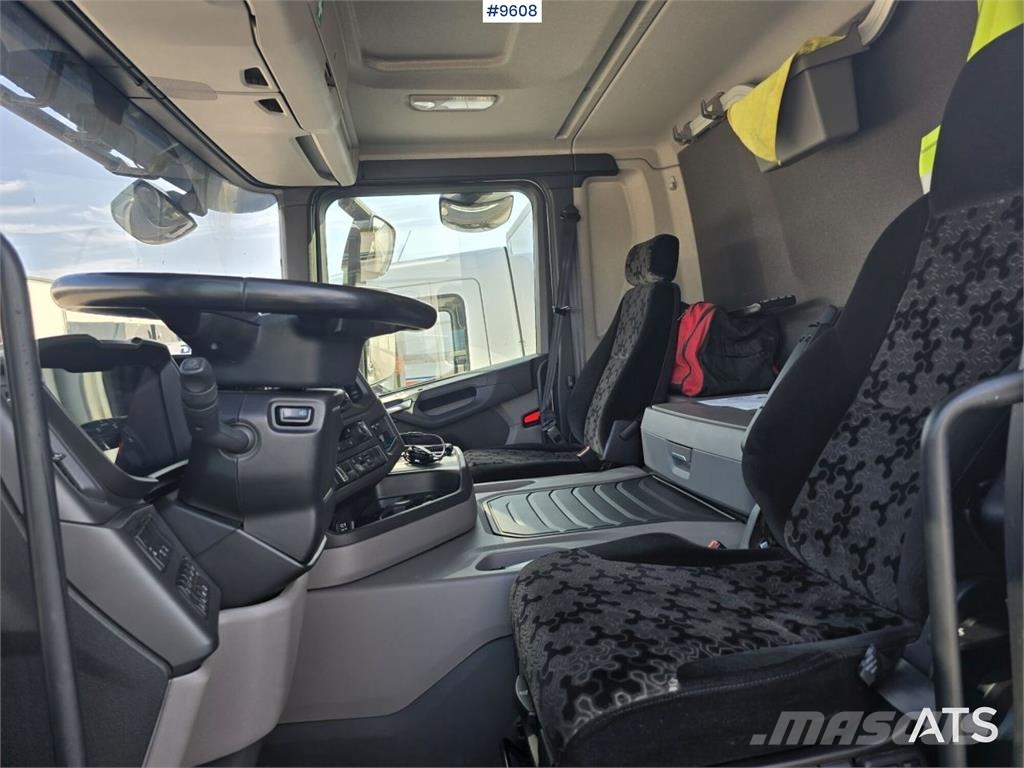 Scania P250 Liftable and lowerable body Φορτηγά Κόφα