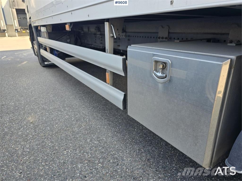 Scania P250 Liftable and lowerable body Φορτηγά Κόφα