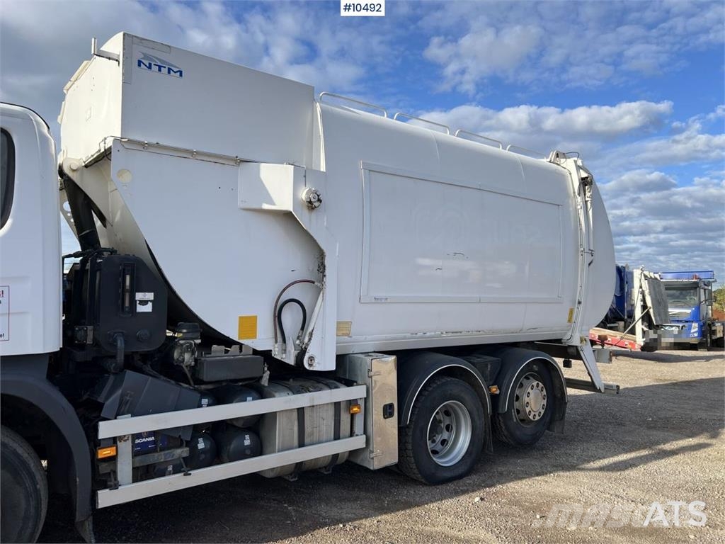 Scania P320 Garbage Truck with Side Loader (VIDEO) Camiones de basura