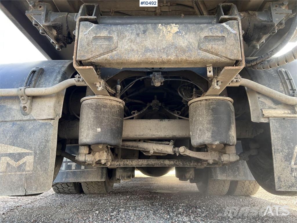 Scania P320 Garbage Truck with Side Loader (VIDEO) Camiones de basura