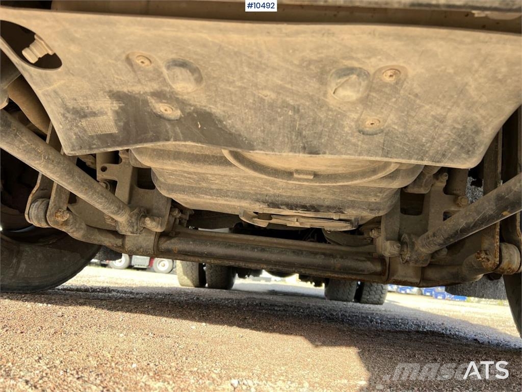 Scania P320 Garbage Truck with Side Loader (VIDEO) Camiones de basura