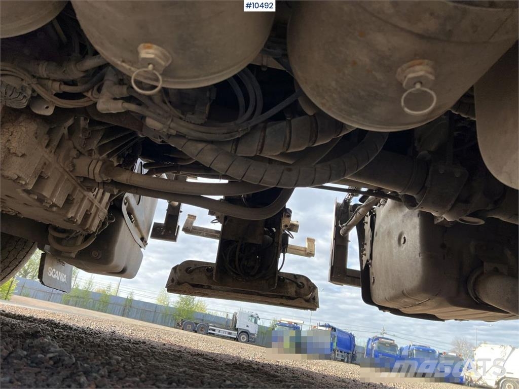 Scania P320 Garbage Truck with Side Loader (VIDEO) Camiones de basura