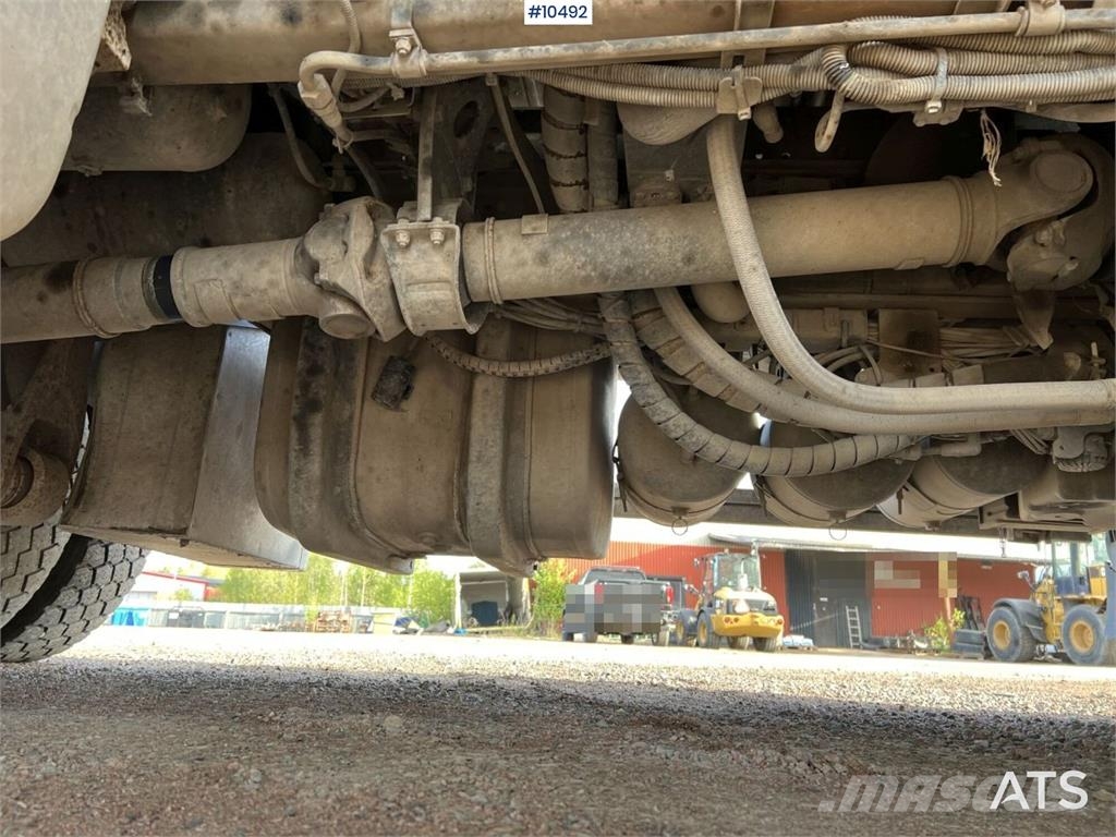 Scania P320 Garbage Truck with Side Loader (VIDEO) Camiones de basura