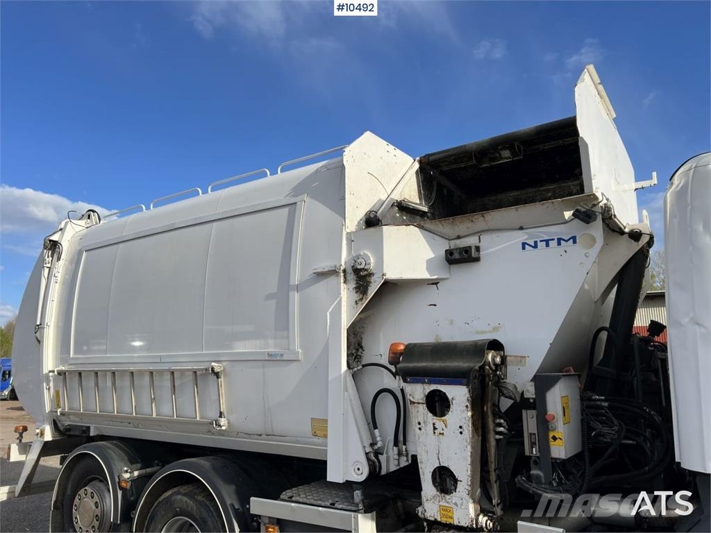 Scania P320 Garbage Truck with Side Loader (VIDEO) Camiones de basura