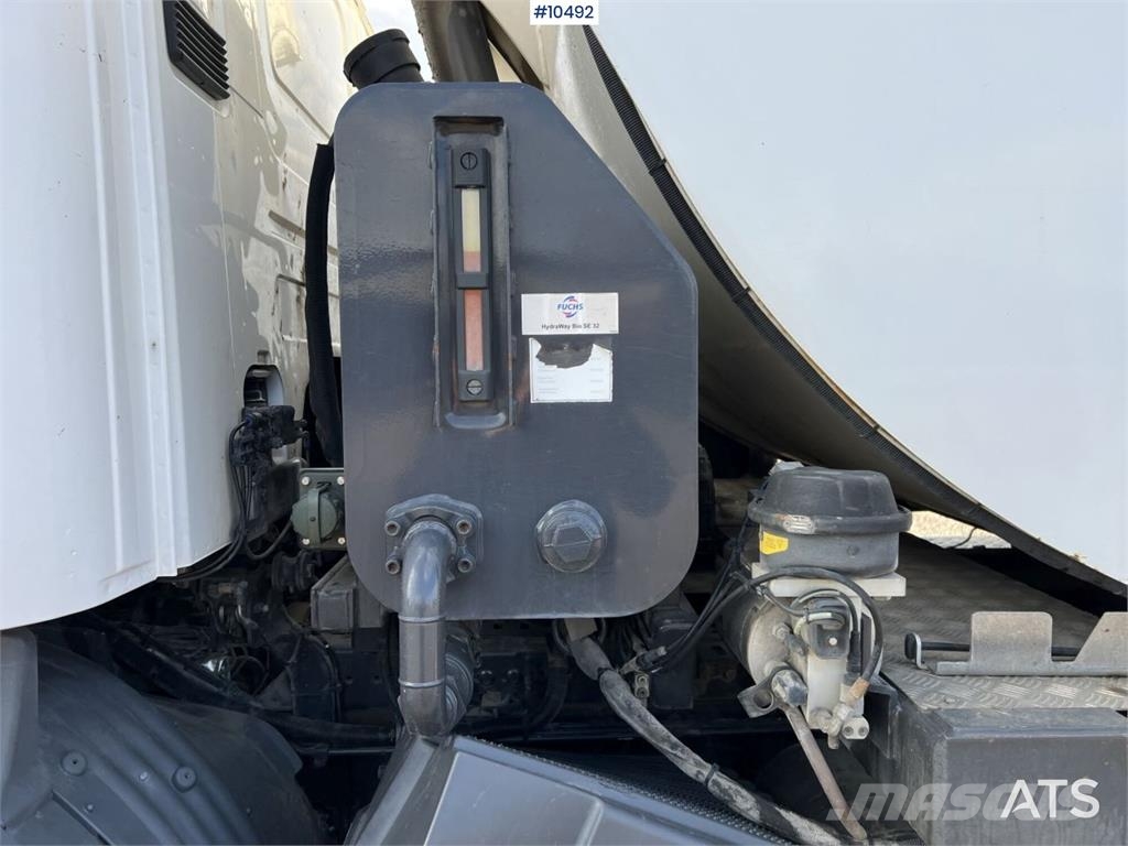 Scania P320 Garbage Truck with Side Loader (VIDEO) Camiones de basura