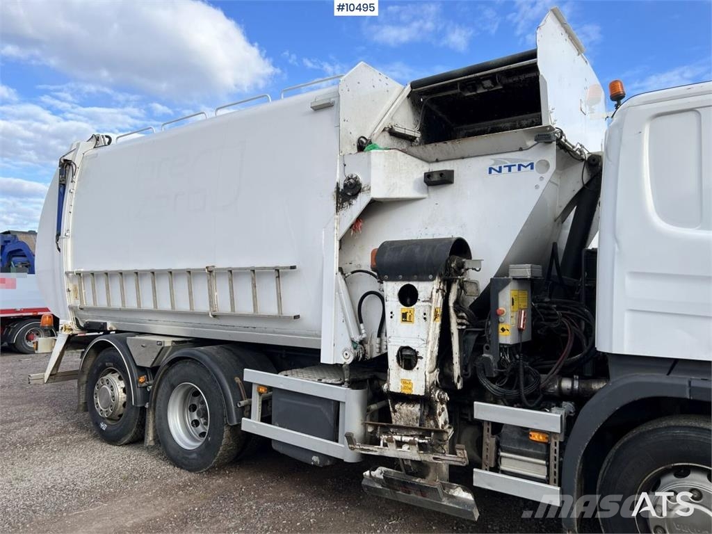 Scania P320 Garbage Truck with Side Loader Camiones de basura