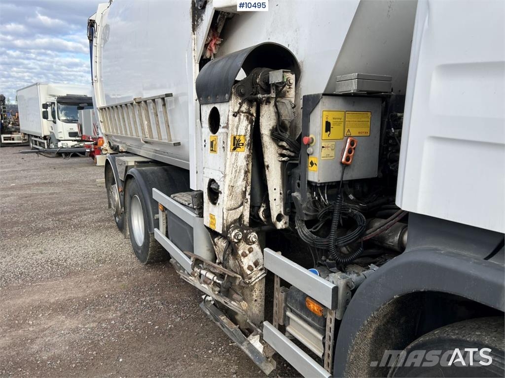 Scania P320 Garbage Truck with Side Loader Camiones de basura