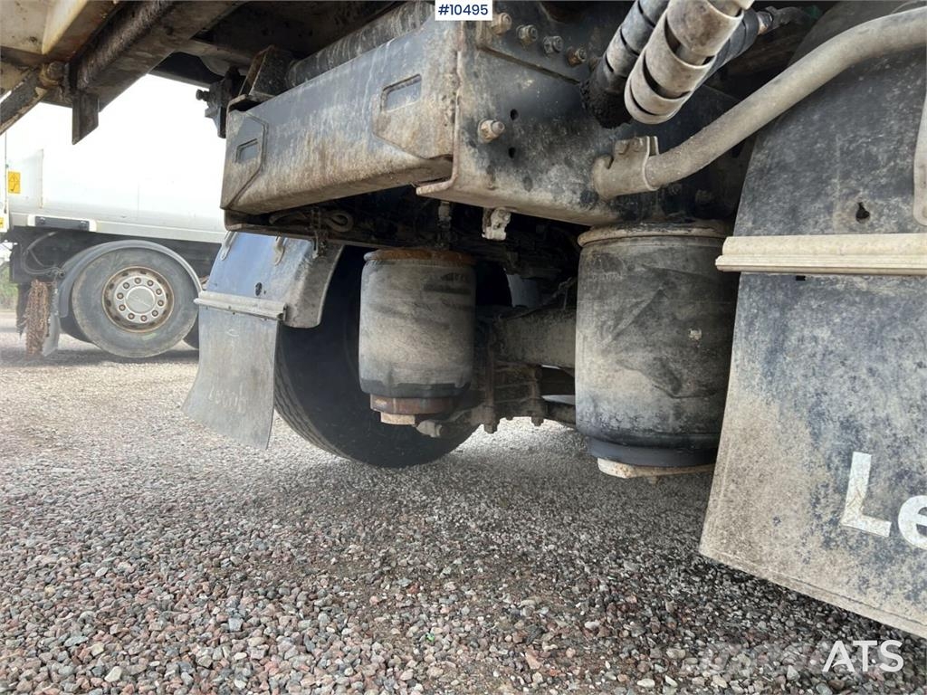 Scania P320 Garbage Truck with Side Loader Camiones de basura