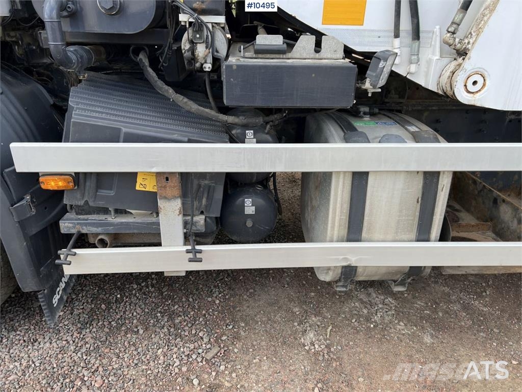 Scania P320 Garbage Truck with Side Loader Camiones de basura