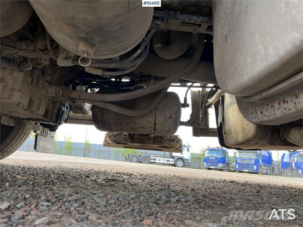 Scania P320 Garbage Truck with Side Loader Camiones de basura