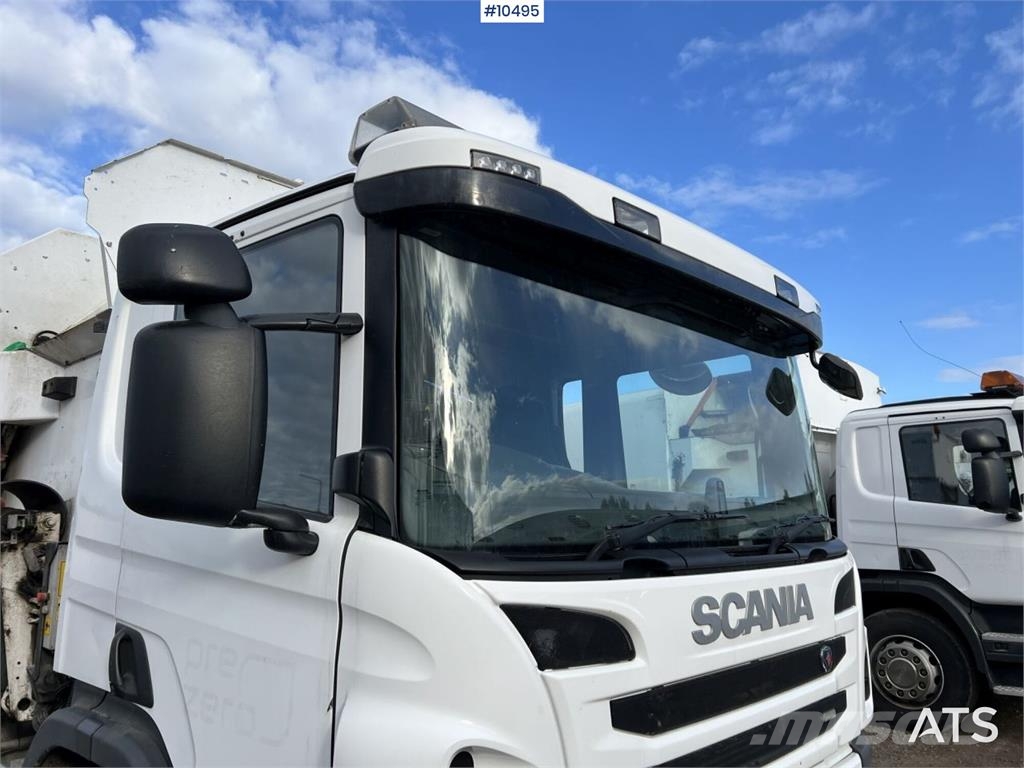 Scania P320 Garbage Truck with Side Loader Camiones de basura
