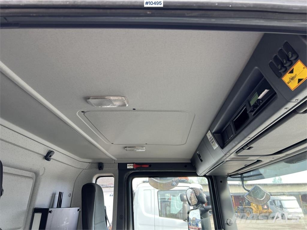 Scania P320 Garbage Truck with Side Loader Camiones de basura