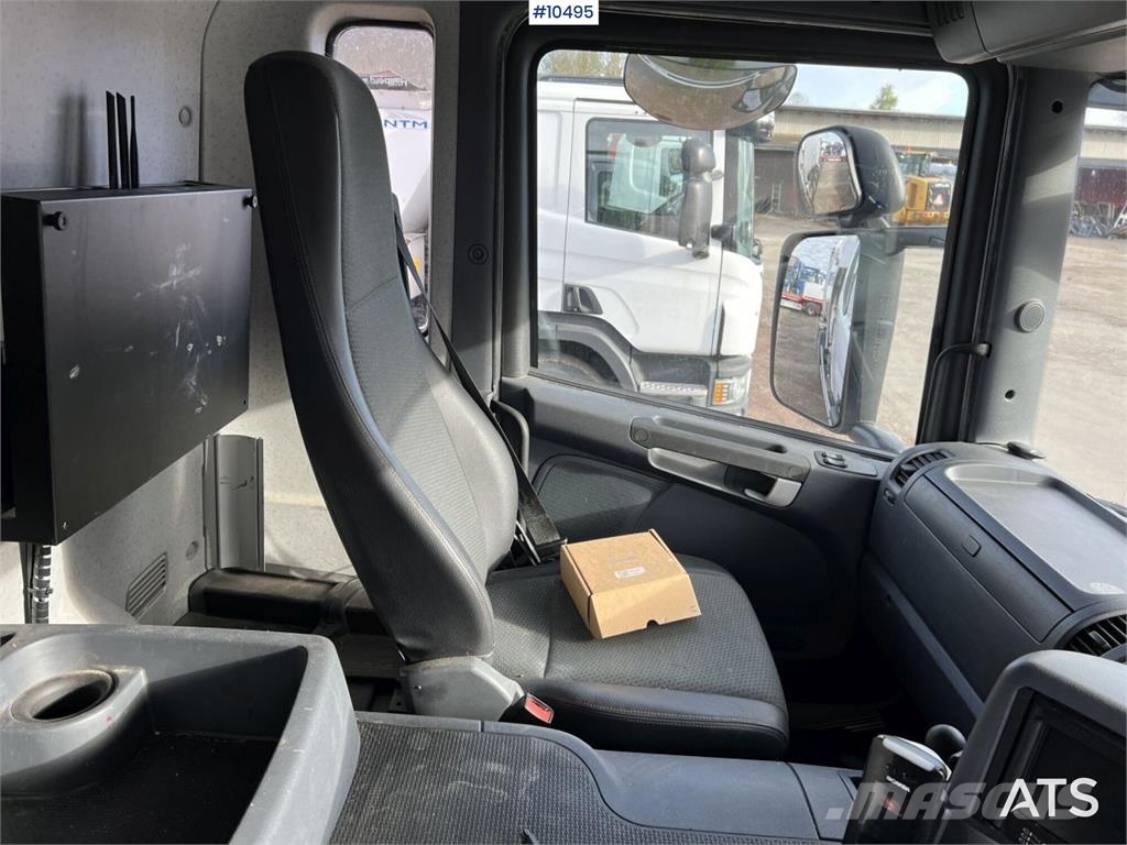 Scania P320 Garbage Truck with Side Loader Camiones de basura