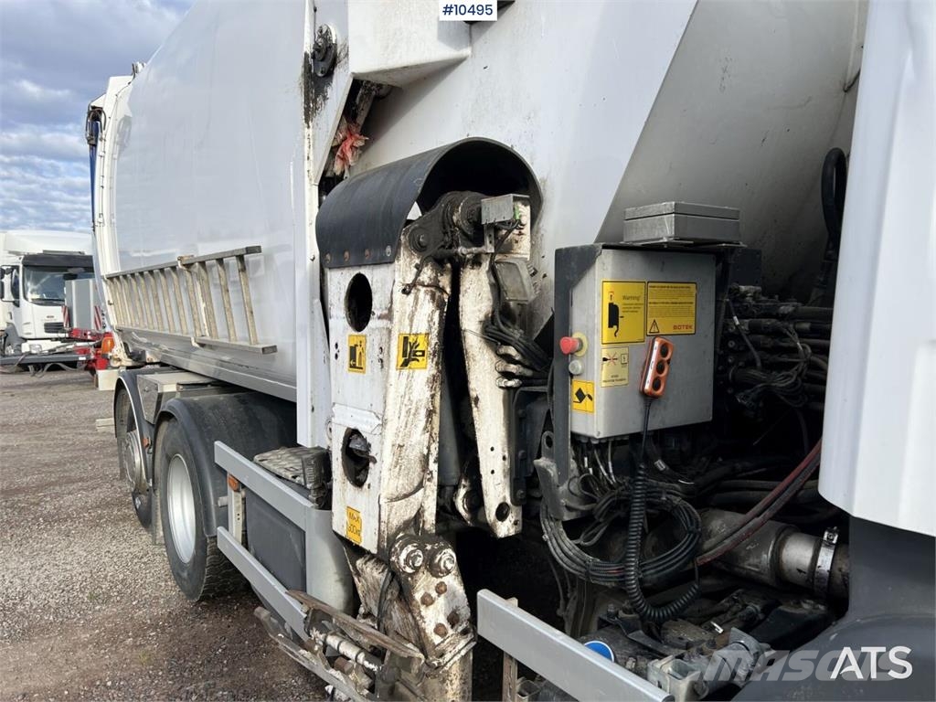 Scania P320 Garbage Truck with Side Loader Camiones de basura