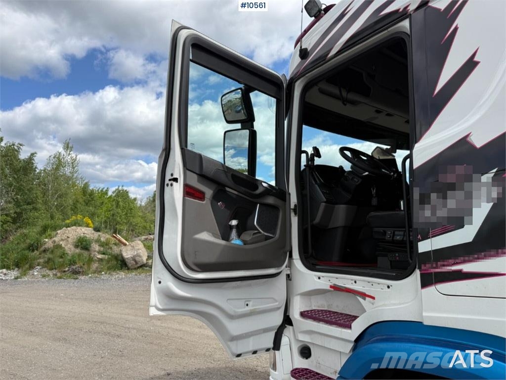Scania R520 8x2*6 شاحنات الرافعات