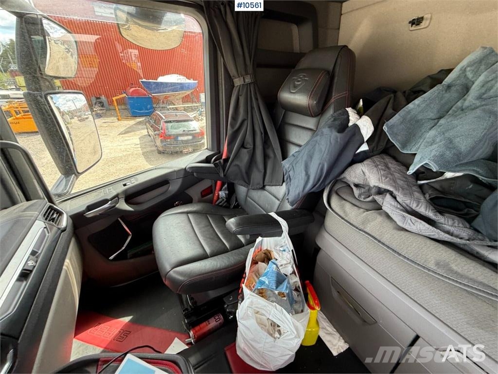 Scania R520 8x2*6 شاحنات الرافعات