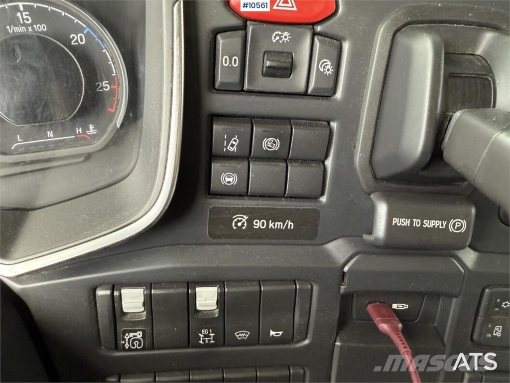 Scania R520 8x2*6 شاحنات الرافعات
