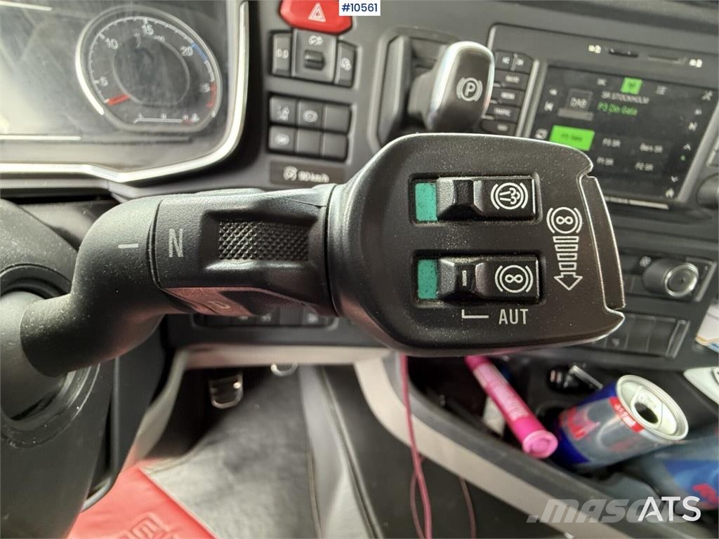 Scania R520 8x2*6 شاحنات الرافعات