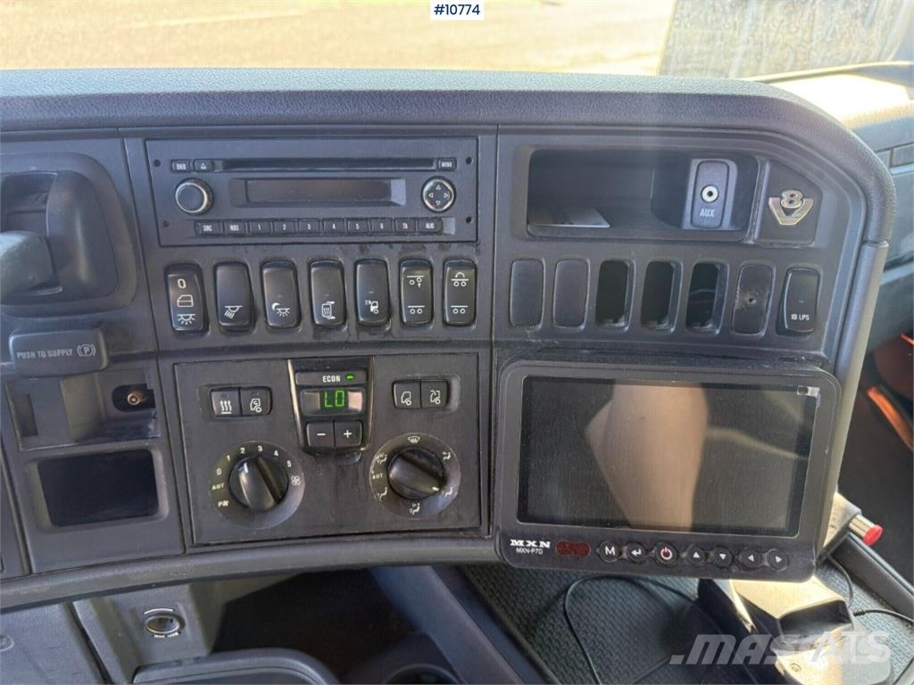 Scania R560 6x2 Truck with Disab Dry-Suction Flatbed Paine-/imuautot