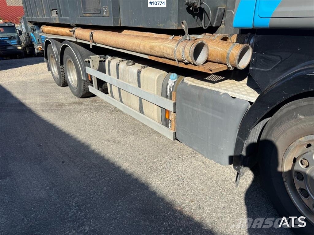 Scania R560 6x2 Truck with Disab Dry-Suction Flatbed Paine-/imuautot