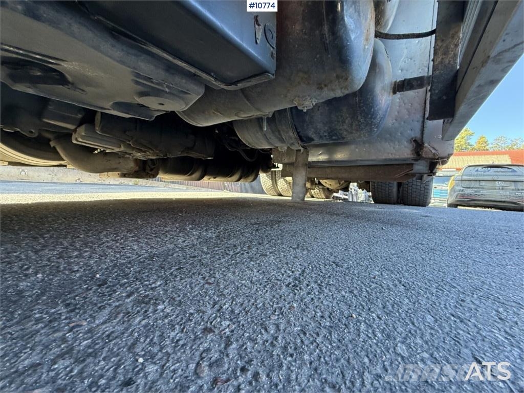 Scania R560 6x2 Truck with Disab Dry-Suction Flatbed Paine-/imuautot