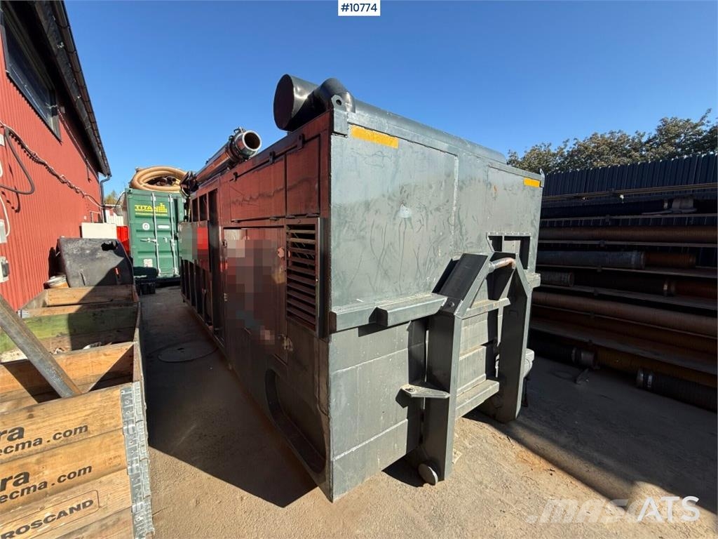 Scania R560 6x2 Truck with Disab Dry-Suction Flatbed Paine-/imuautot