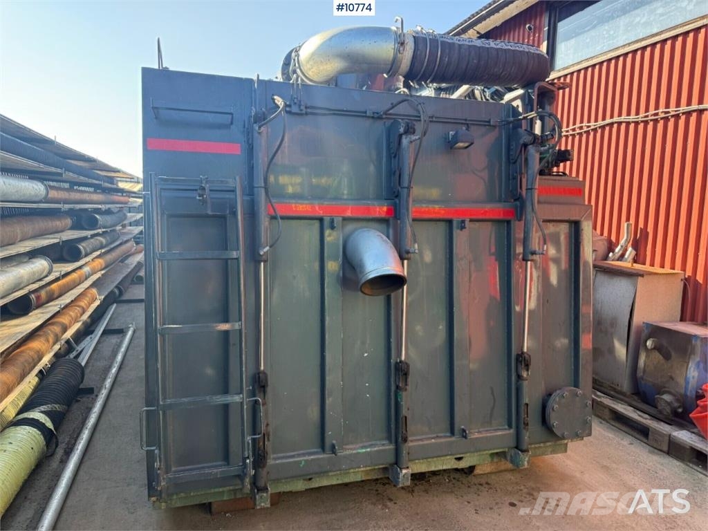 Scania R560 6x2 Truck with Disab Dry-Suction Flatbed Paine-/imuautot