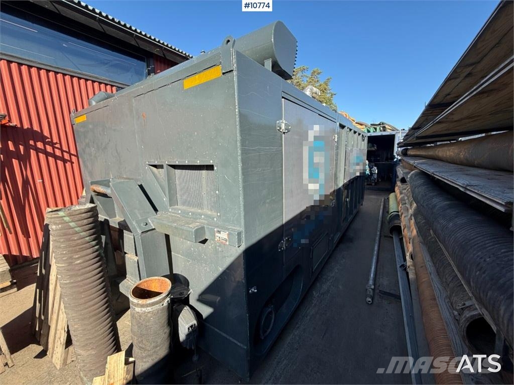 Scania R560 6x2 Truck with Disab Dry-Suction Flatbed Paine-/imuautot