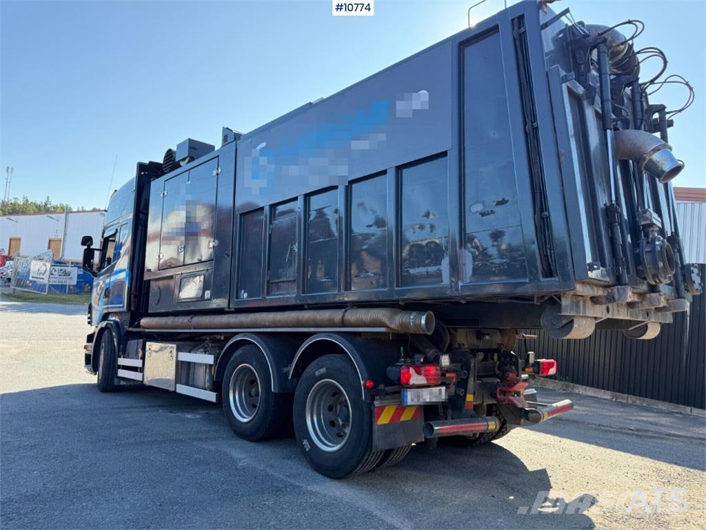 Scania R560 6x2 Truck with Disab Dry-Suction Flatbed Paine-/imuautot