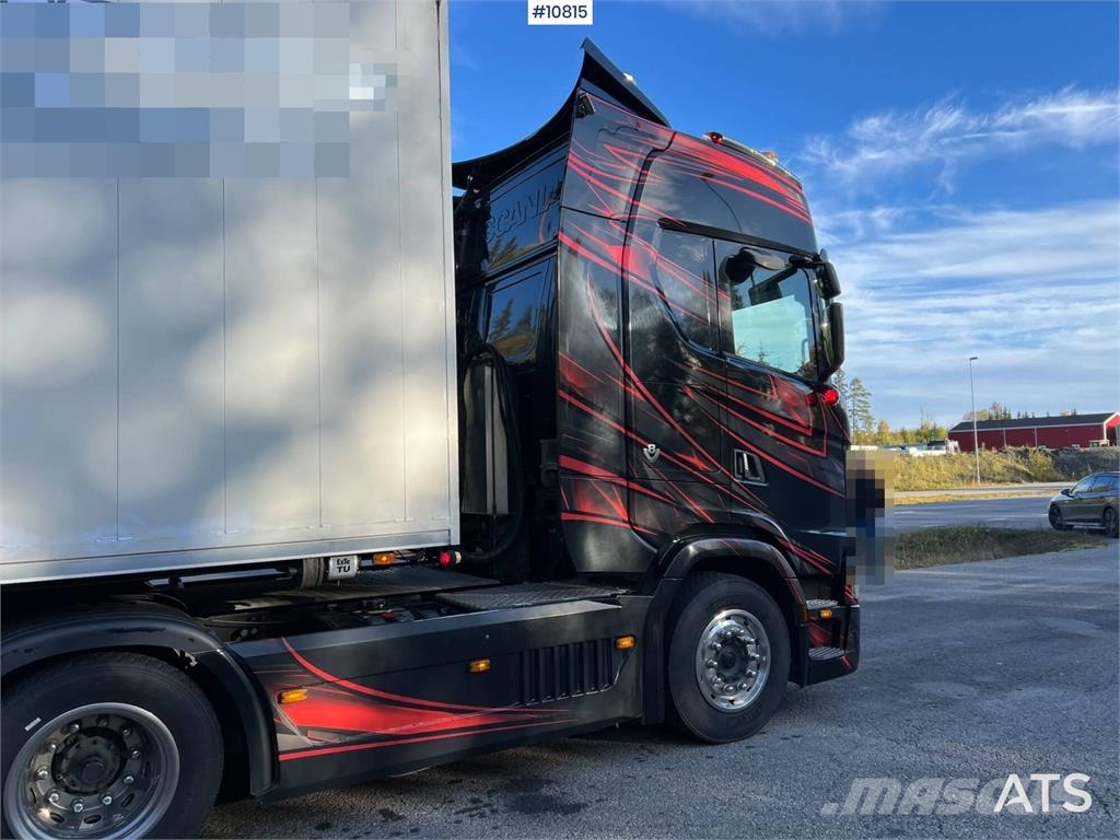 Scania S580 Next Generation tractor truck with Vangs trai Vlačilci