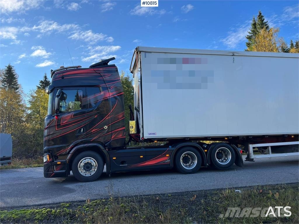 Scania S580 Next Generation tractor truck with Vangs trai Vlačilci