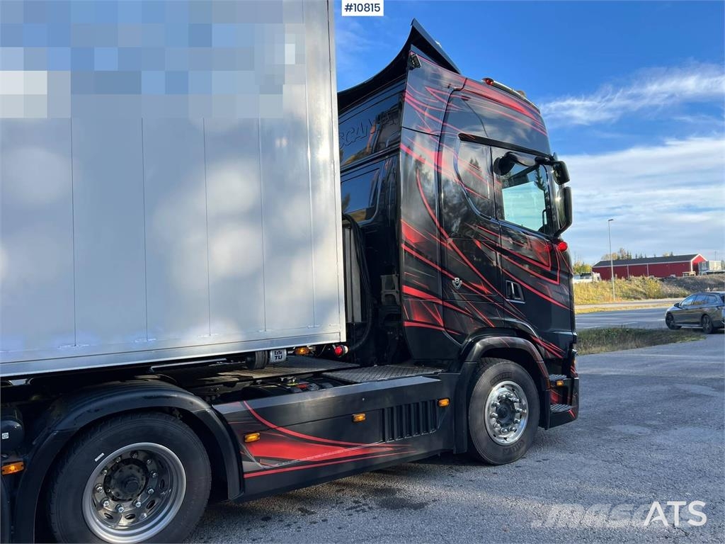 Scania S580 Next Generation tractor truck with Vangs trai Vlačilci