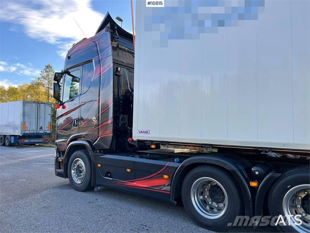 Scania S580 Next Generation tractor truck with Vangs trai Vlačilci