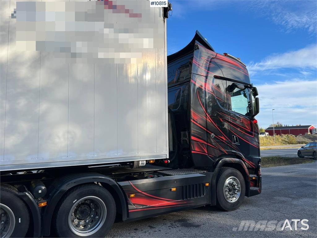 Scania S580 Next Generation tractor truck with Vangs trai Vlačilci