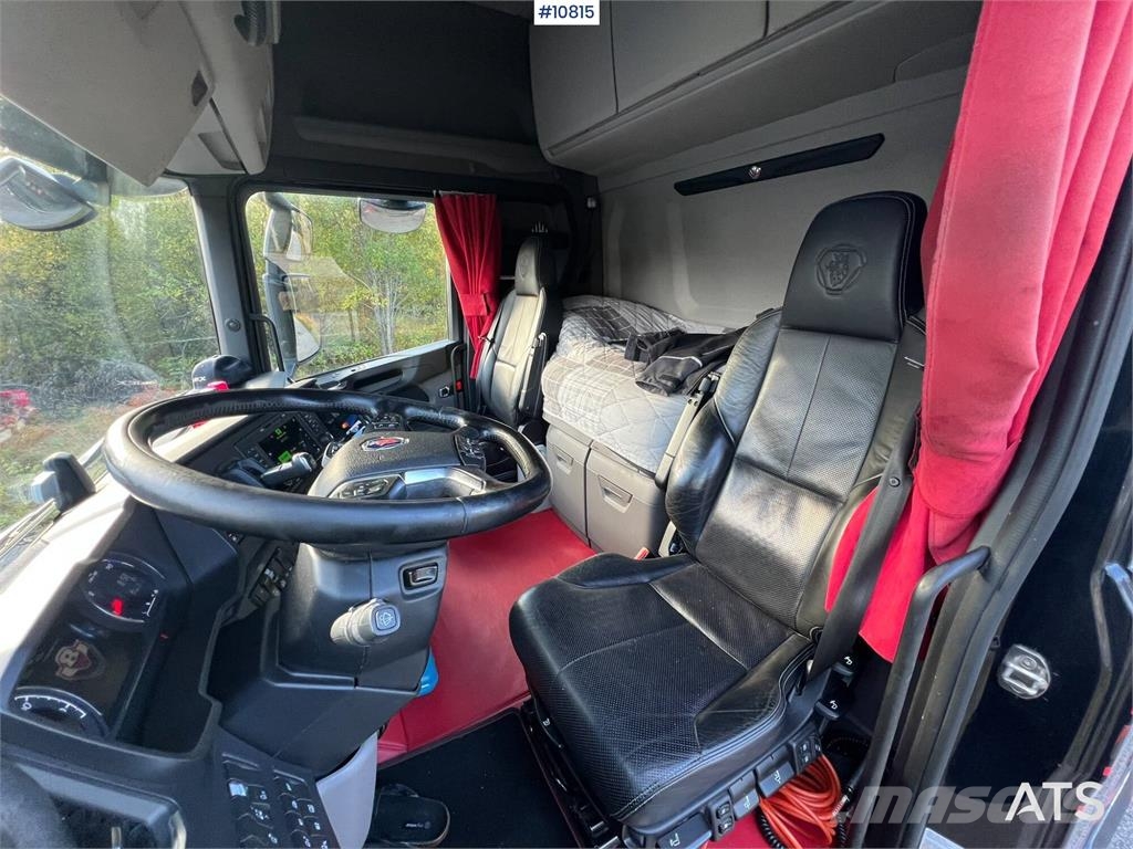 Scania S580 Next Generation tractor truck with Vangs trai Vlačilci